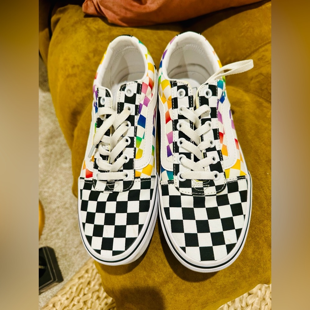 Vans Doheny Rainbow Checkerboard Women’s 8.5 Shoes